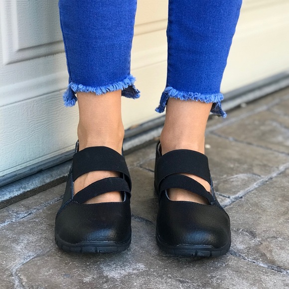 Comfort Leather Wide Fit Straps Mary Jane Flats - Picture 5 of 8